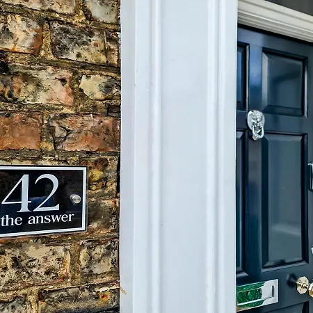 42 Holgate Road *